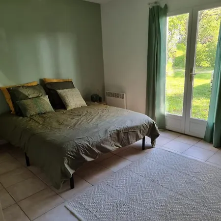 Holiday home Charmante Le Charme